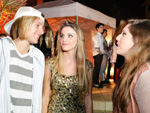 Olha o LANCE que rolou entre o Victor Bettanin e a Laura de Carvalho! E a Carol Tavares.. s apoiando o romance (haha!)